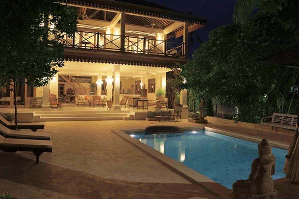 Villa Varuna Legian Quarto foto