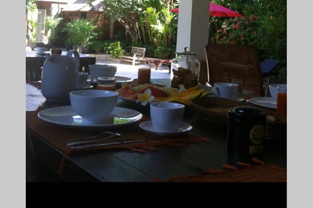 Villa Varuna Legian Quarto foto