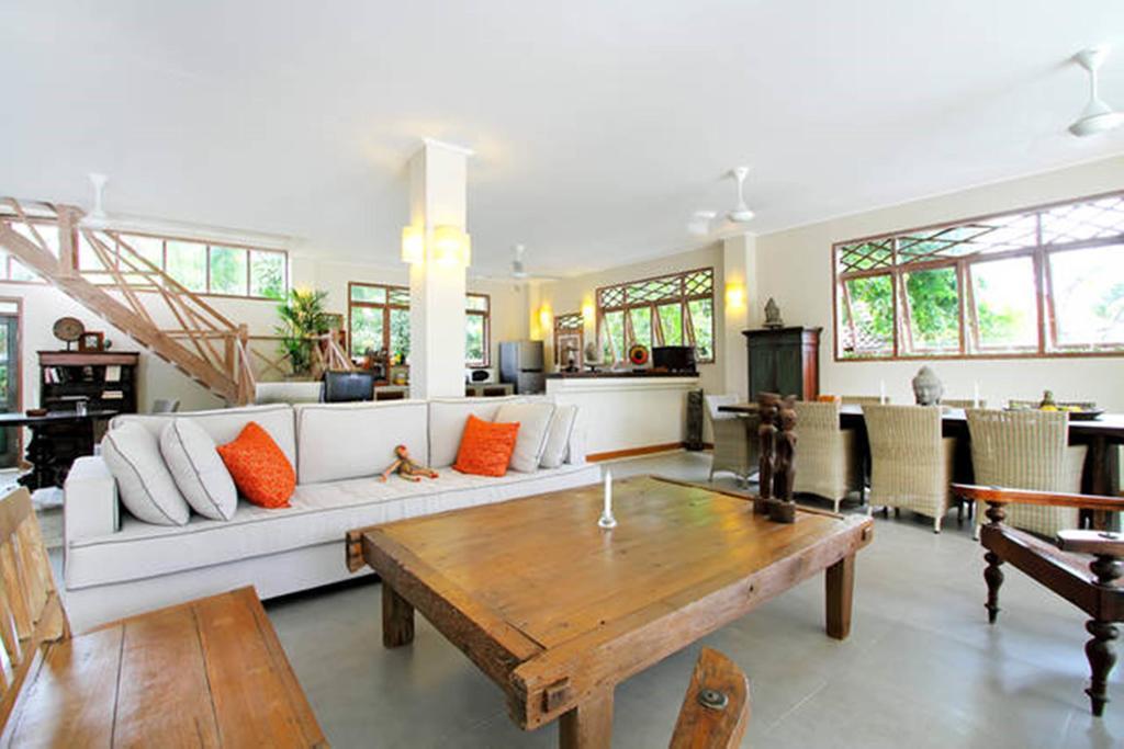 Villa Varuna Legian Quarto foto